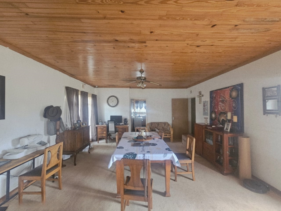 4 Bedroom Property for Sale in Ladybrand Free State